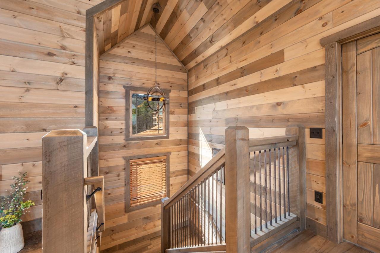 Splash Mountain Pool Hot Tub Theater Game Room Sevierville Exterior photo